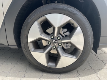 Novy elektrický KGM SsangYong Torres EVX ihned skladom dostupny